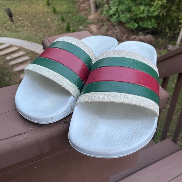 Men’s Gucci Slide Sandals - Picture 15 of 16